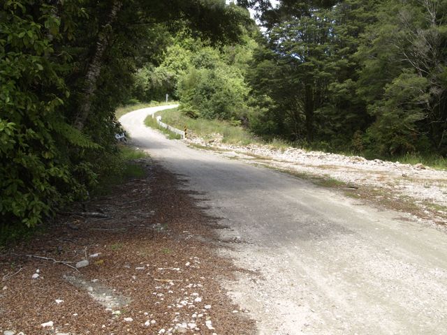 Die unbefestigte Strasse zum Moria Arch